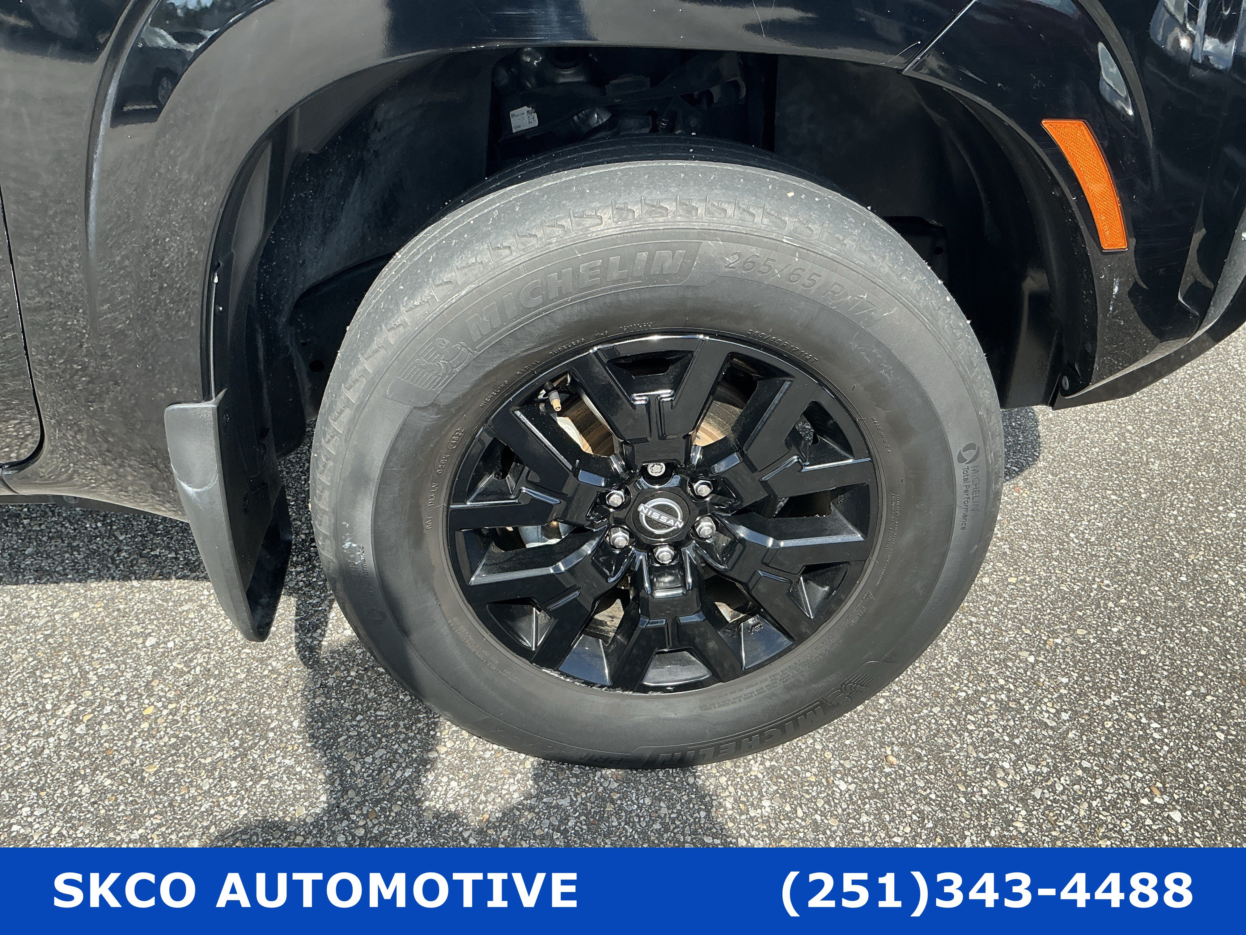 Used 2023 Nissan Frontier SV w/ Midnight Edition Package AWD/4WD image 9