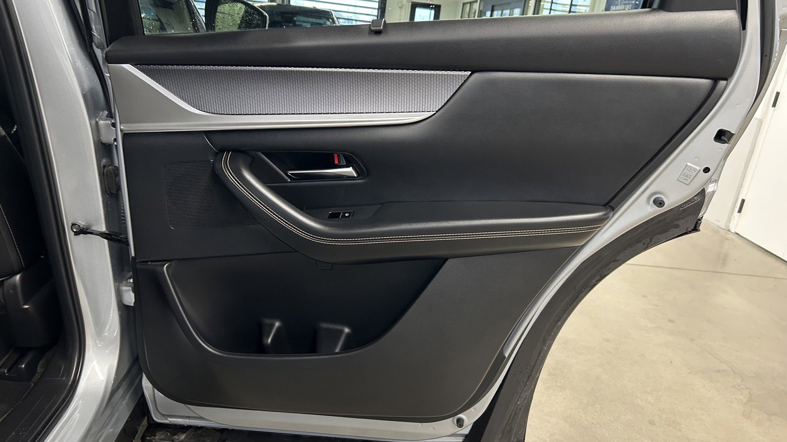 Used 2025 MAZDA CX-90 3.3 Turbo w/ Premium Plus Pkg image 18