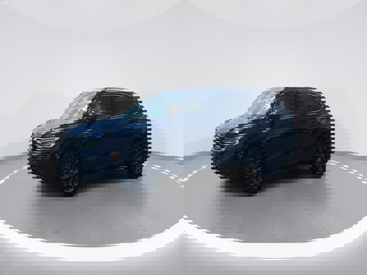 Used 2023 Volkswagen Tiguan SE image 3