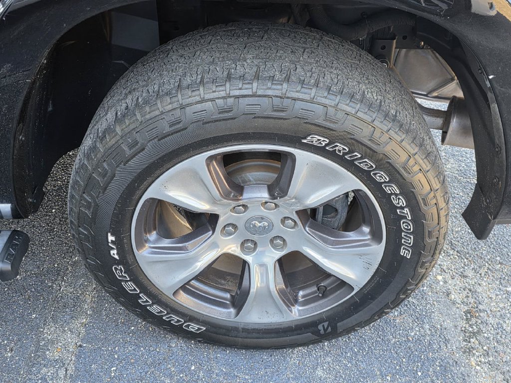 Used 2019 RAM 1500 Laramie AWD/4WD image 34