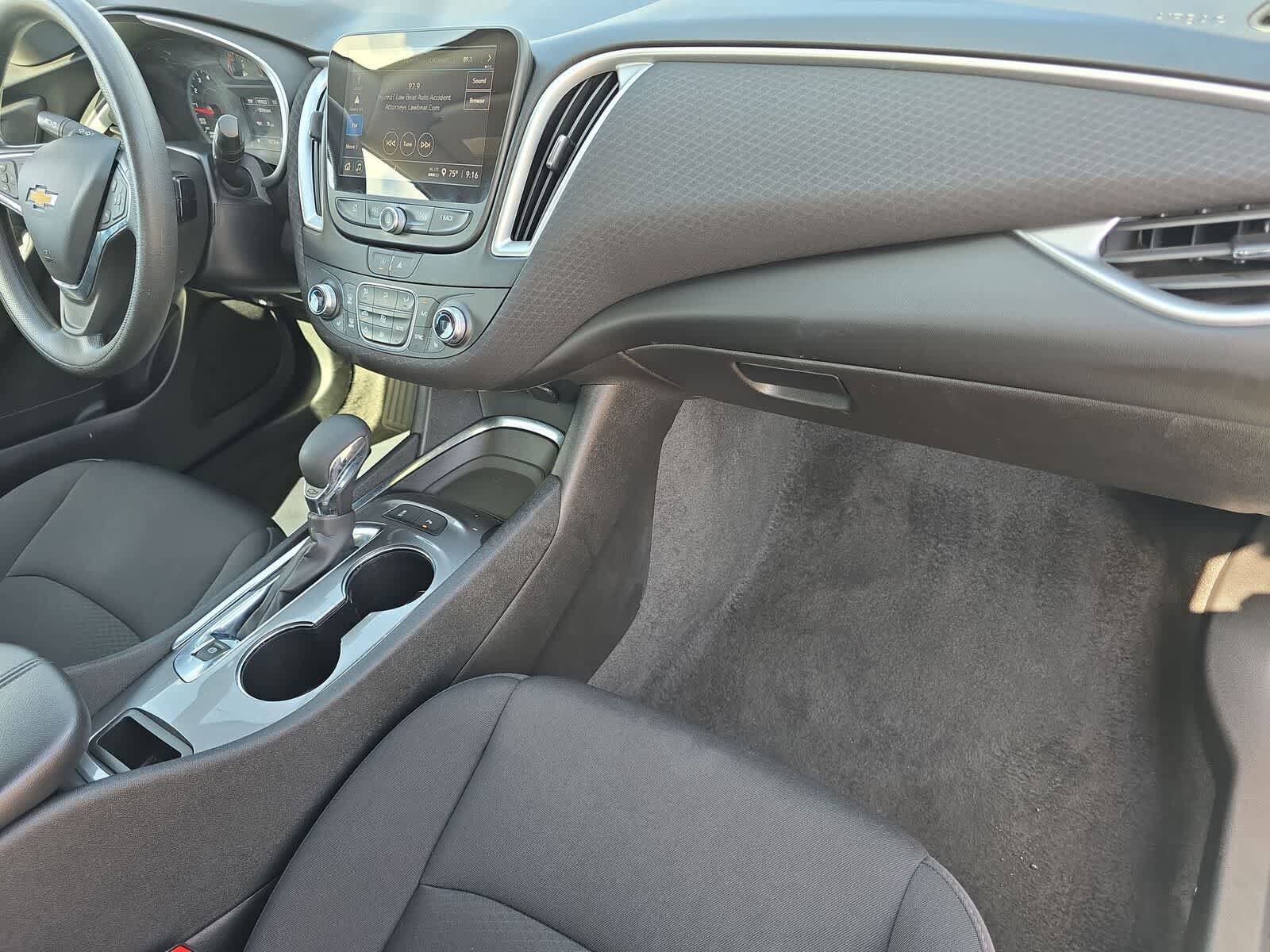 Used 2024 Chevrolet Malibu LT FWD image 11
