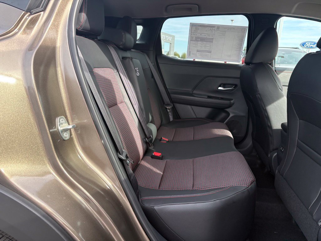 New 2027 Nissan Kicks SR FWD image 13