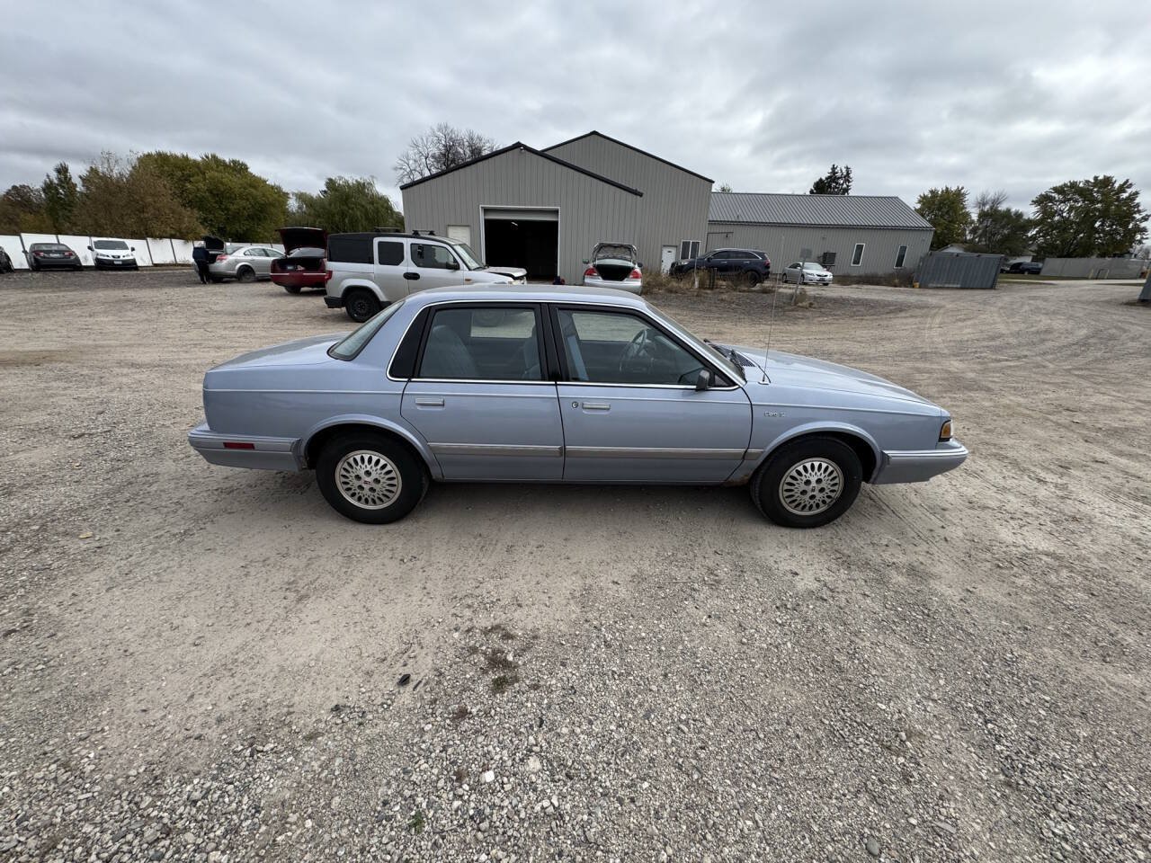 Used 1996 Oldsmobile Cutlass Ciera SL FWD image 6