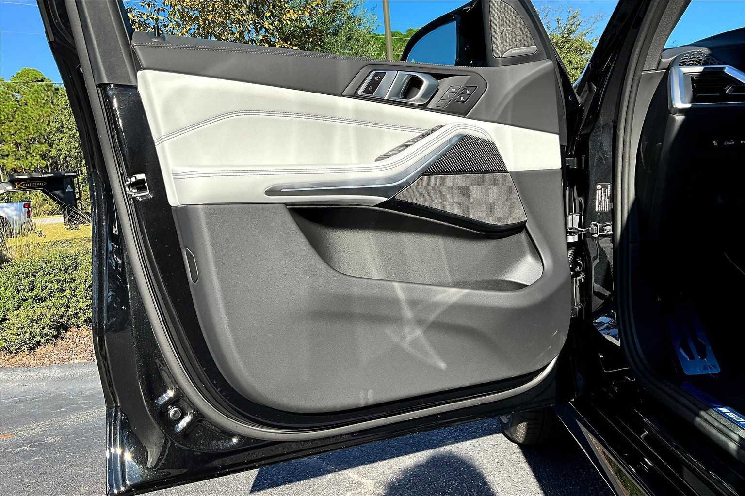 New 2026 BMW X5 M60i image 10