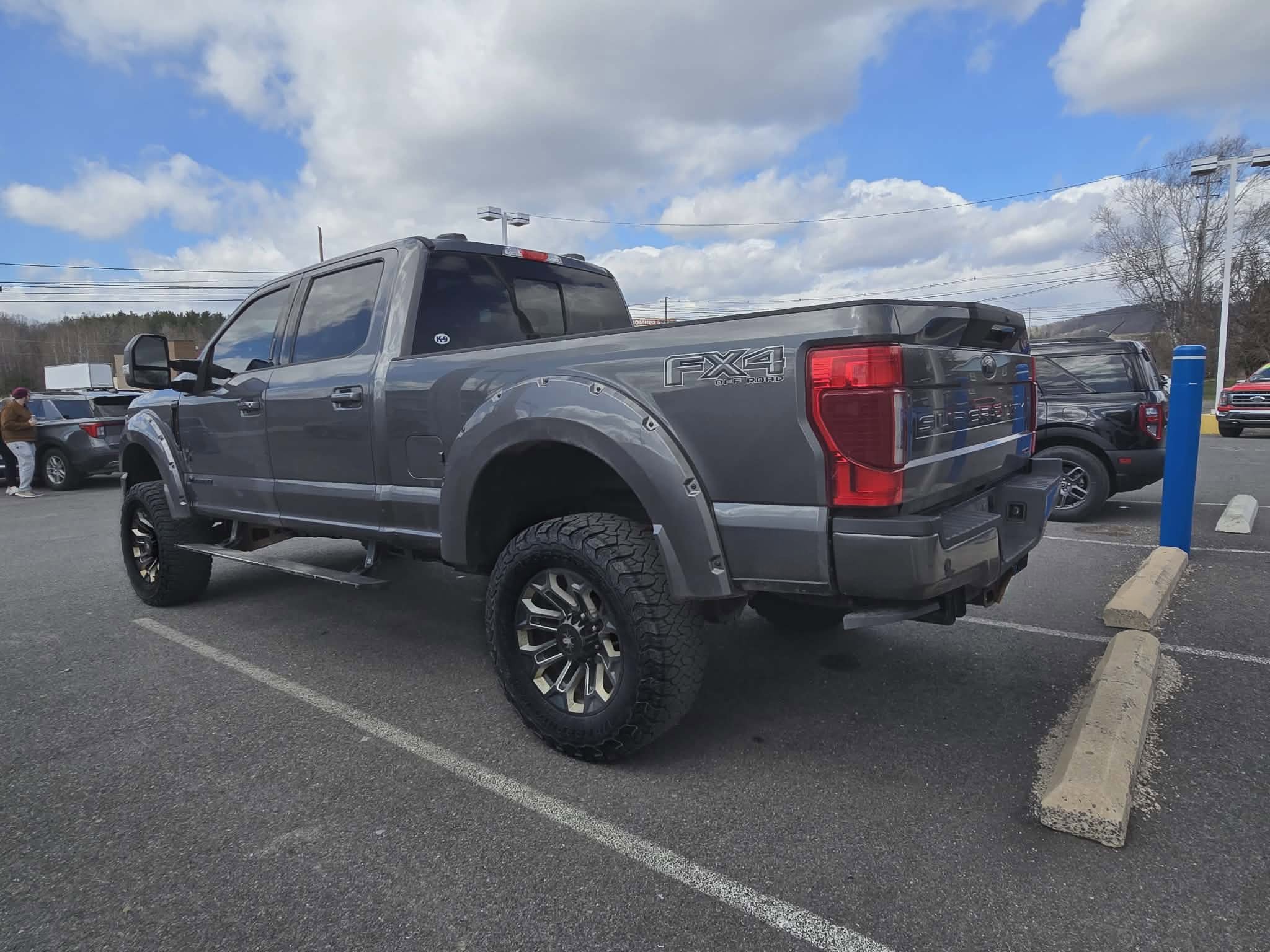 Used 2021 Ford F350 Lariat image 5
