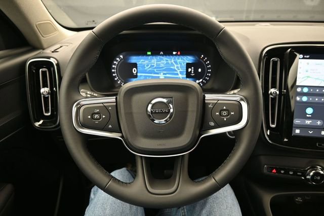 New 2026 Volvo XC40 B4 Core w/ Climate Package FWD image 22