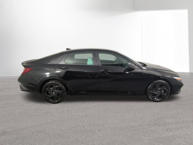 New 2026 Hyundai Elantra Sport FWD image 37