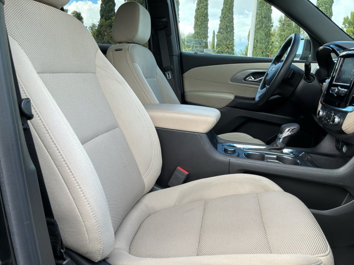 Used 2023 Chevrolet Traverse LS FWD image 21