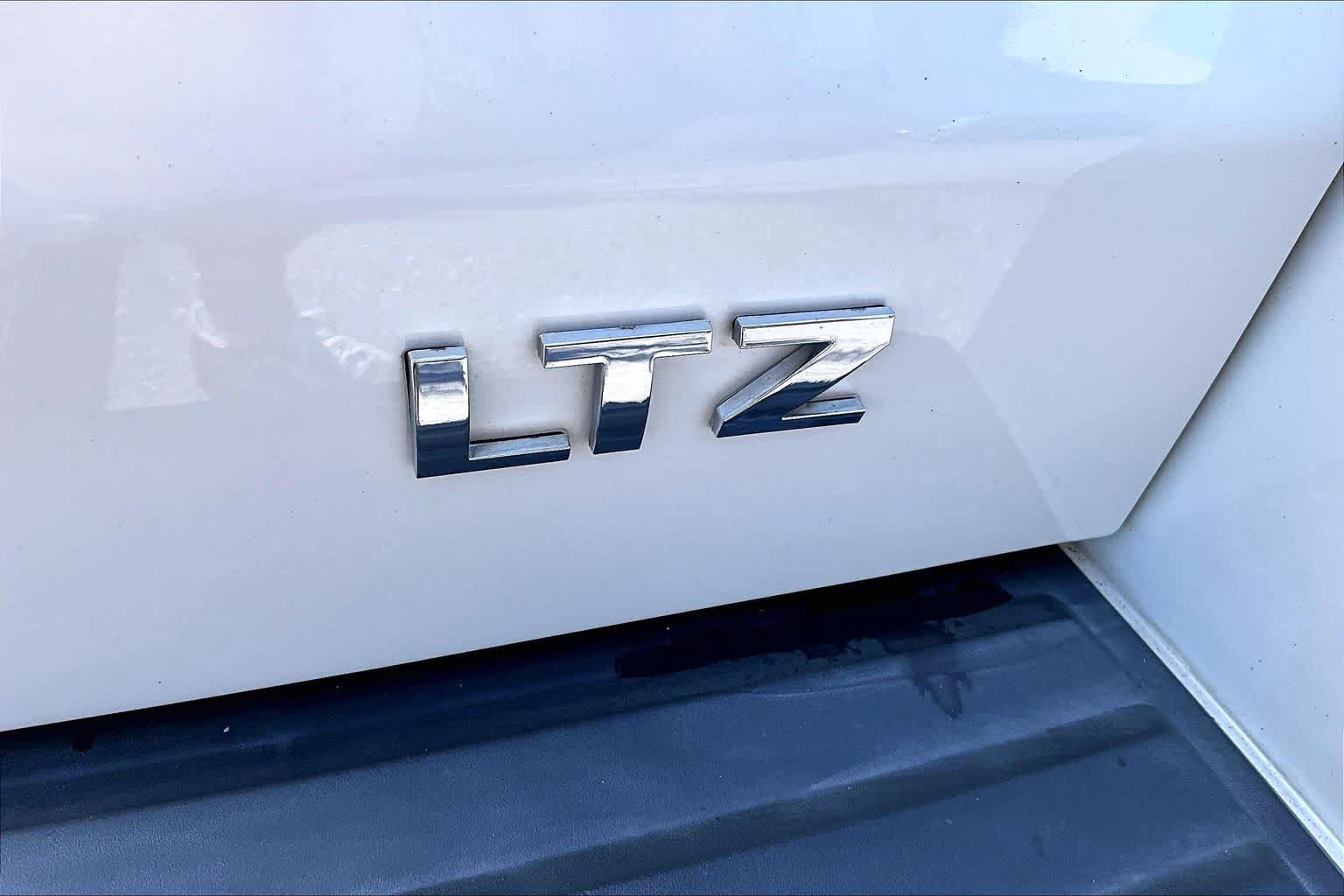 Used 2015 Chevrolet Tahoe LTZ AWD/4WD image 9