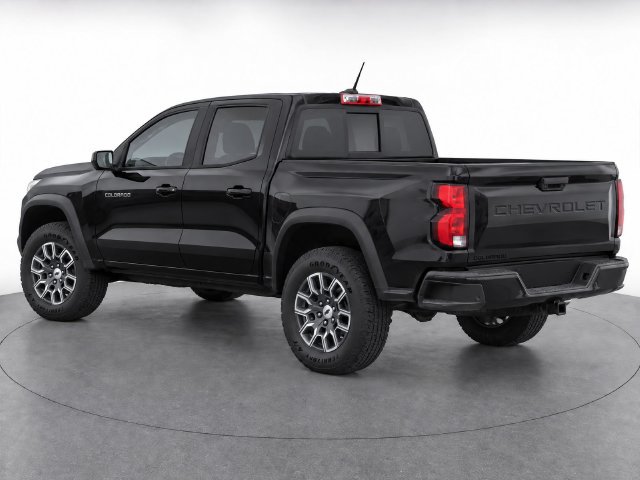 Used 2024 Chevrolet Colorado Z71 w/ Z71 Convenience Package 2 AWD/4WD image 3