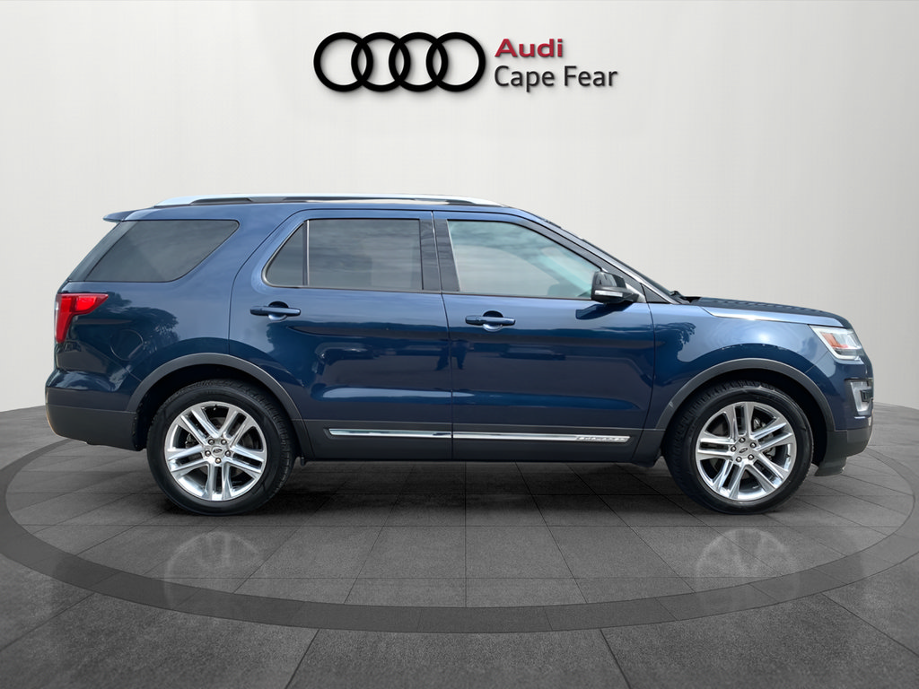 Used 2017 Ford Explorer XLT w/ Equipment Group 202A FWD image 6