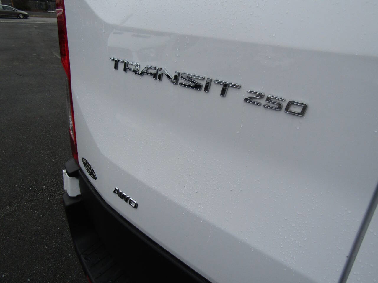 Used 2025 Ford Transit 250 250 AWD 3dr LWB Medium Roof Ca image 32