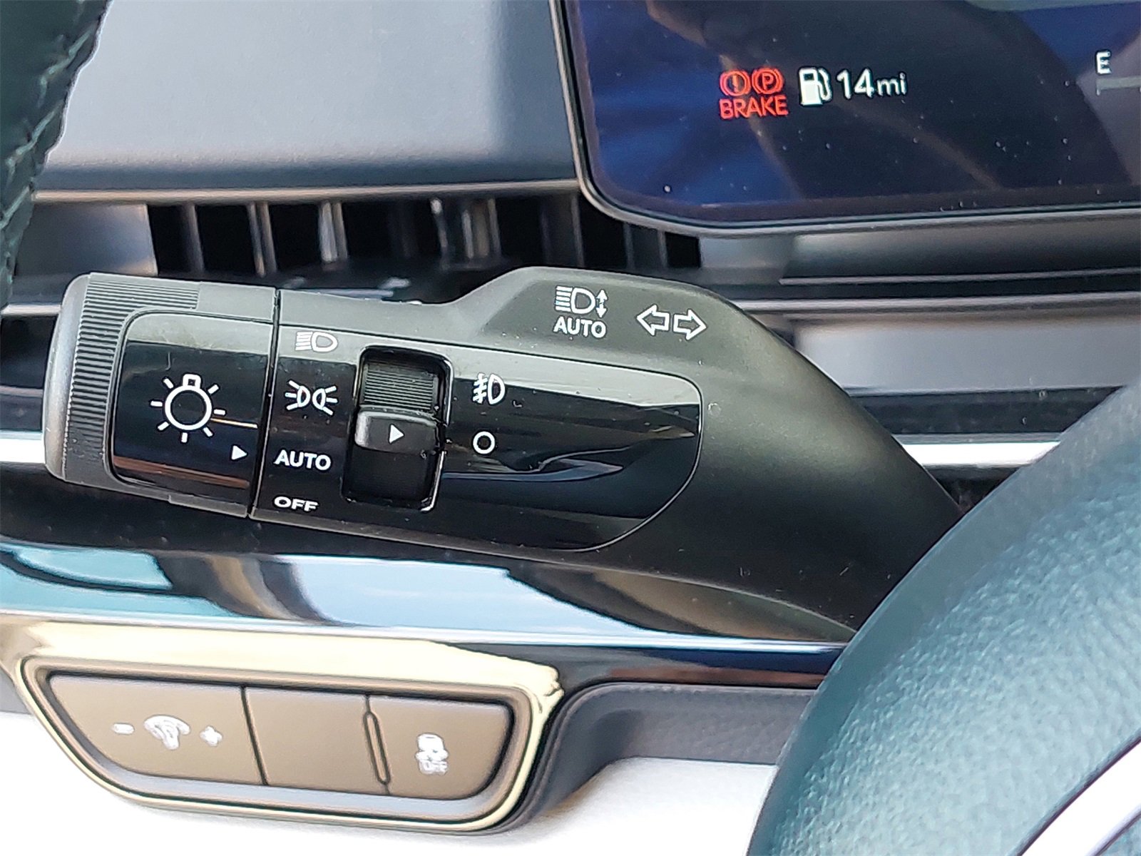 Certified 2025 Kia Carnival SX Prestige image 24