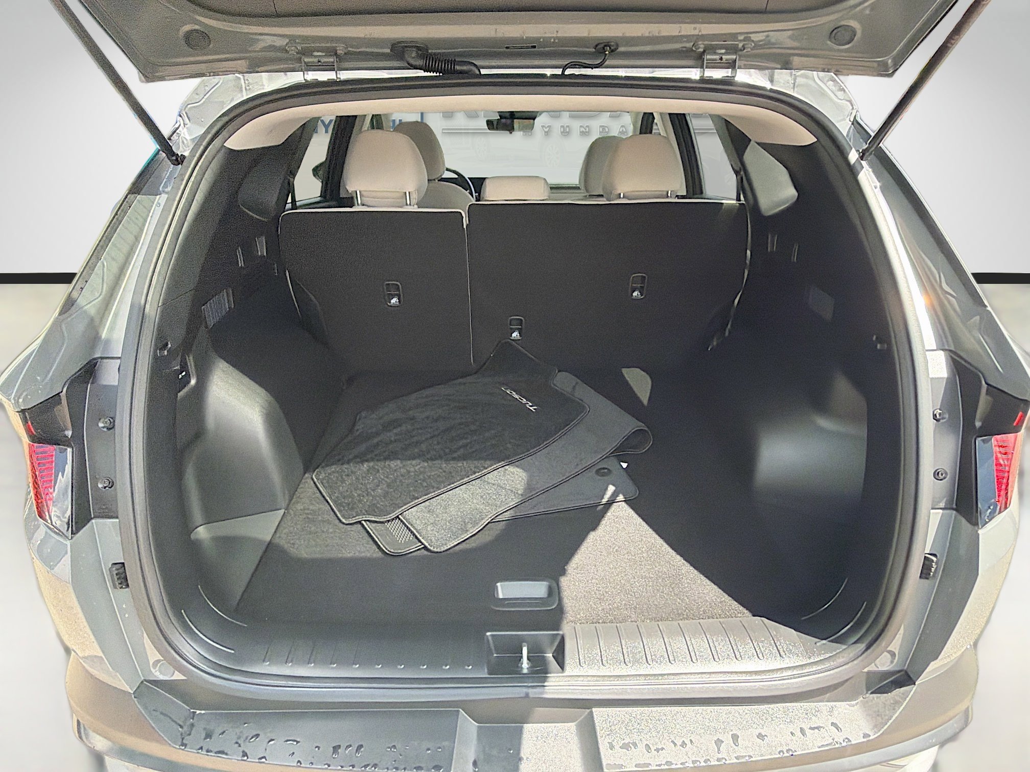 Used 2025 Hyundai Tucson SE image 23