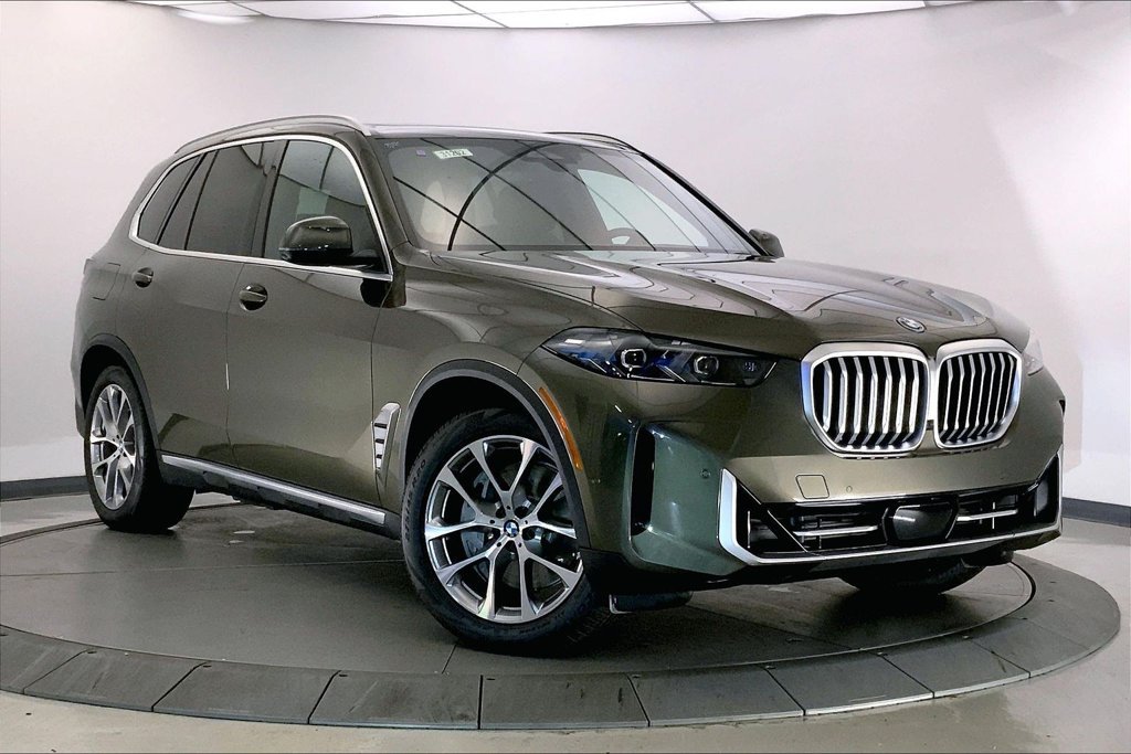 New 2026 BMW X5 xDrive50e w/ Climate Comfort Package AWD/4WD image 1