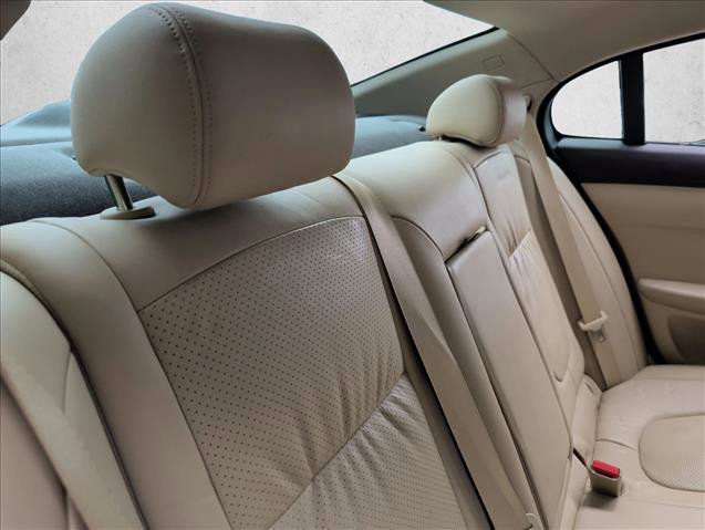 Used 2010 Jaguar XF Premium RWD image 18
