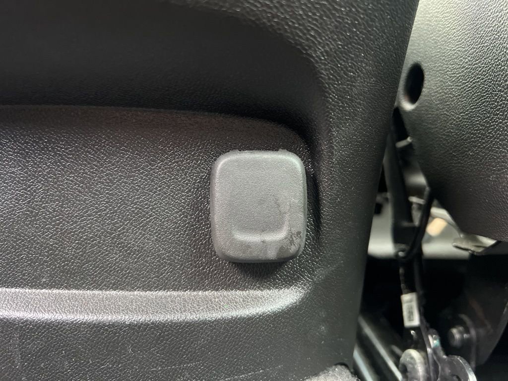 Used 2024 Chevrolet Malibu LT image 27