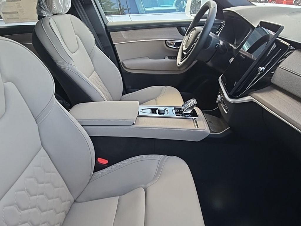 New 2026 Volvo XC90 B6 Plus w/ Protection Package Premier AWD/4WD image 2