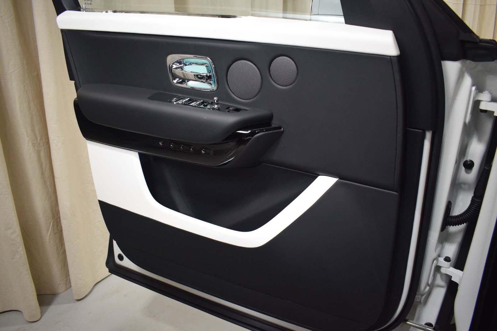 New 2026 Rolls-Royce Cullinan image 39