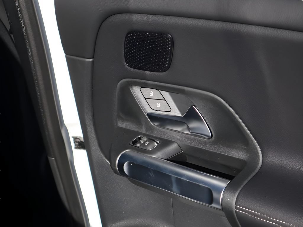 New 2026 Mercedes-Benz GLB 250 4MATIC image 17