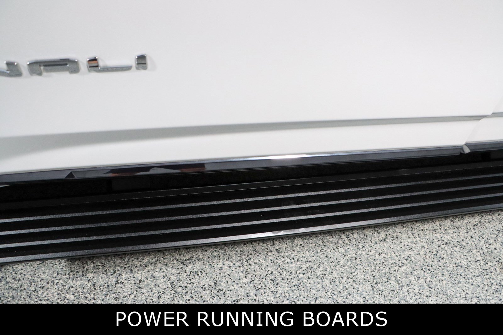 Used 2023 GMC Yukon Denali Ultimate image 12