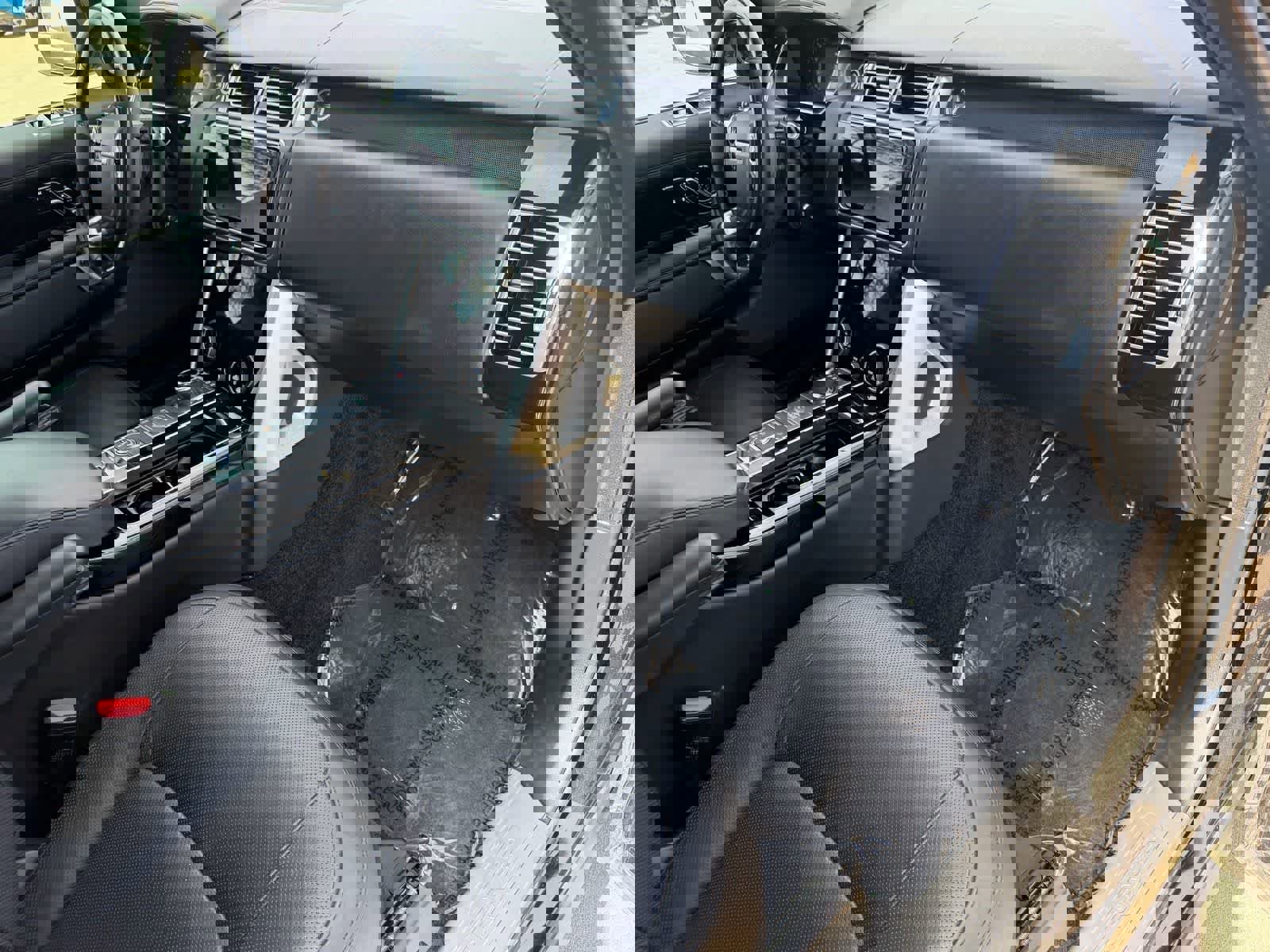 Used 2020 Land Rover Range Rover HSE image 9