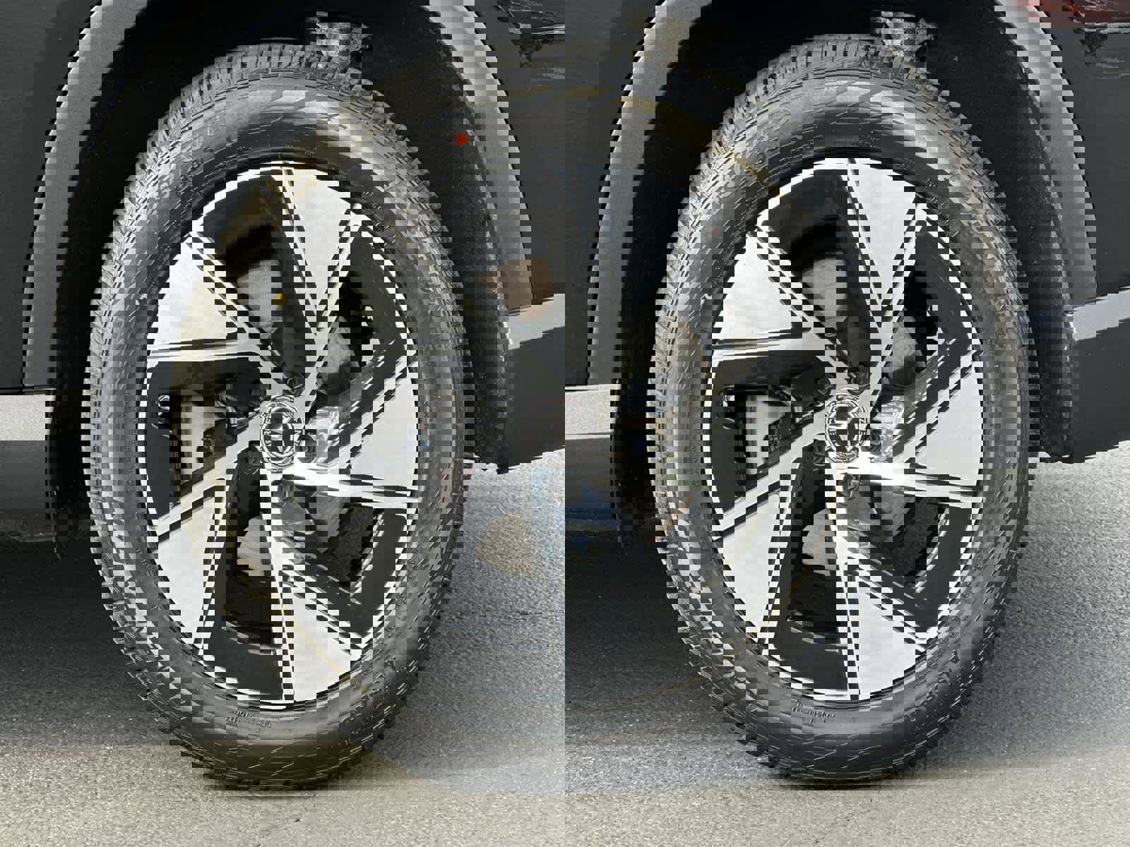 Used 2024 Mercedes-Benz GLC 300 image 8