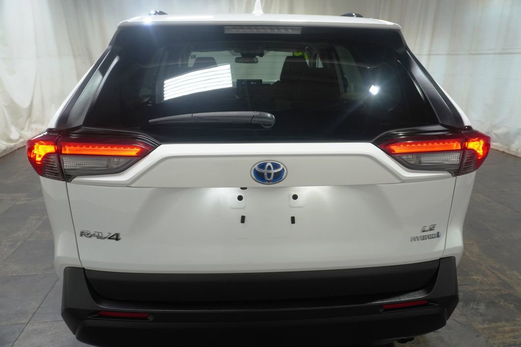 Used 2019 Toyota RAV4 LE AWD/4WD image 5