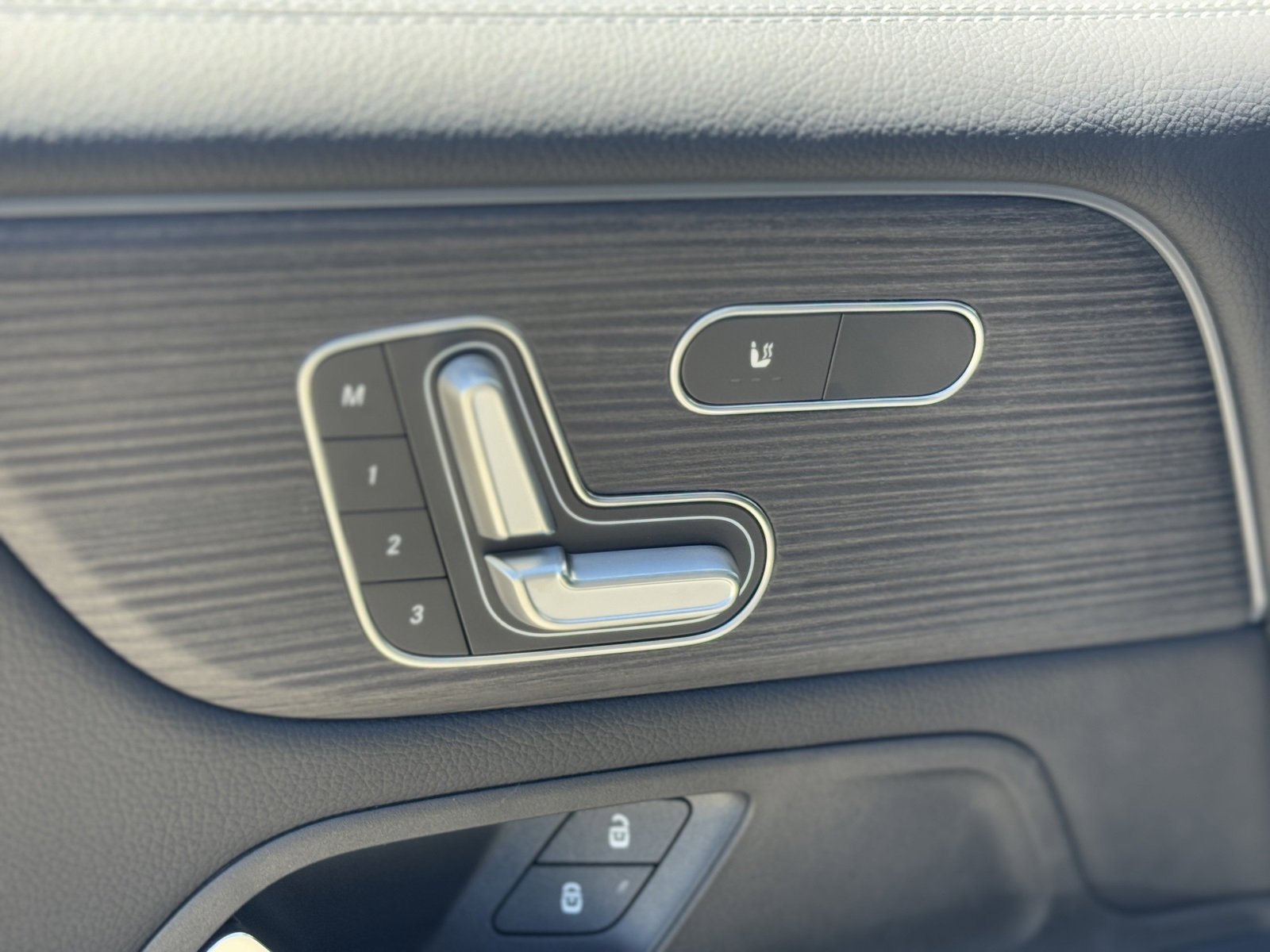 New 2026 Mercedes-Benz GLB 250 image 16