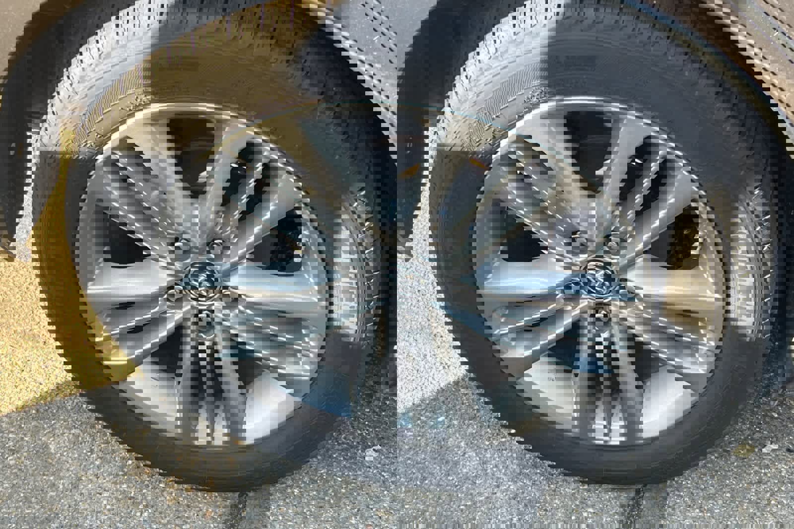 Used 2017 Toyota Camry SE w/ Moonroof Package image 17