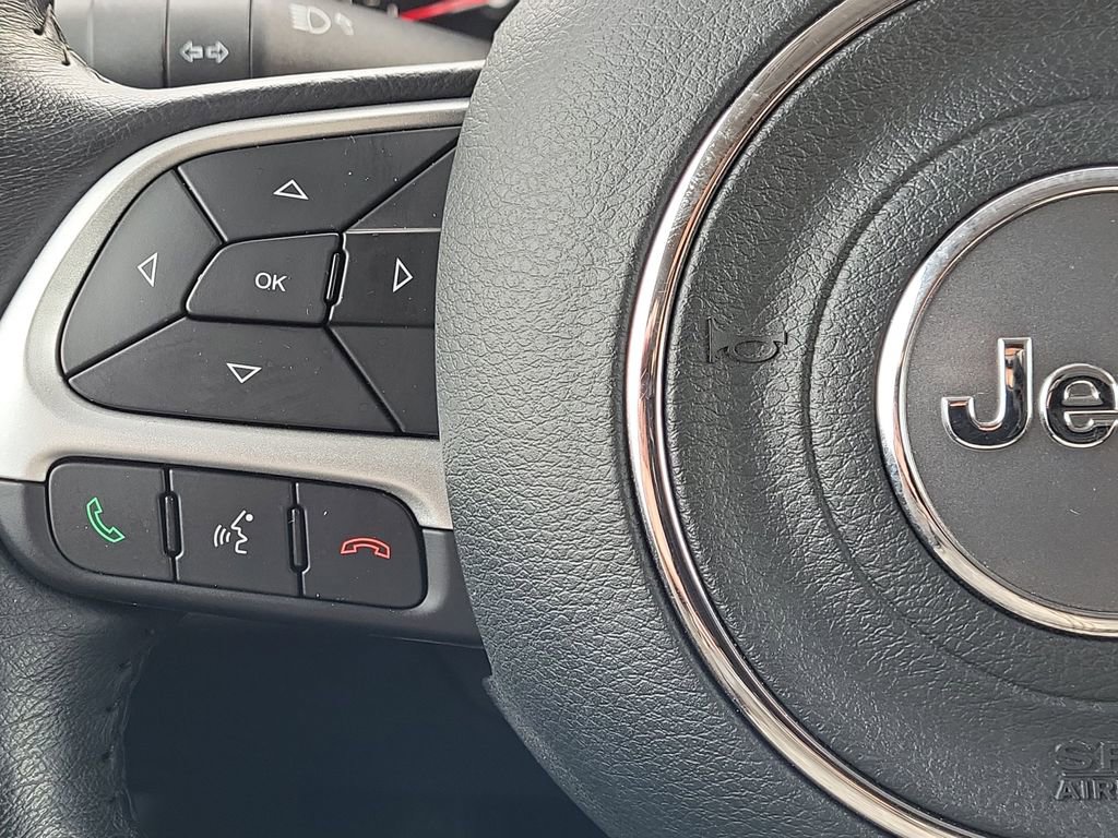 Used 2020 Jeep Renegade Latitude w/ Cold Weather Group image 23