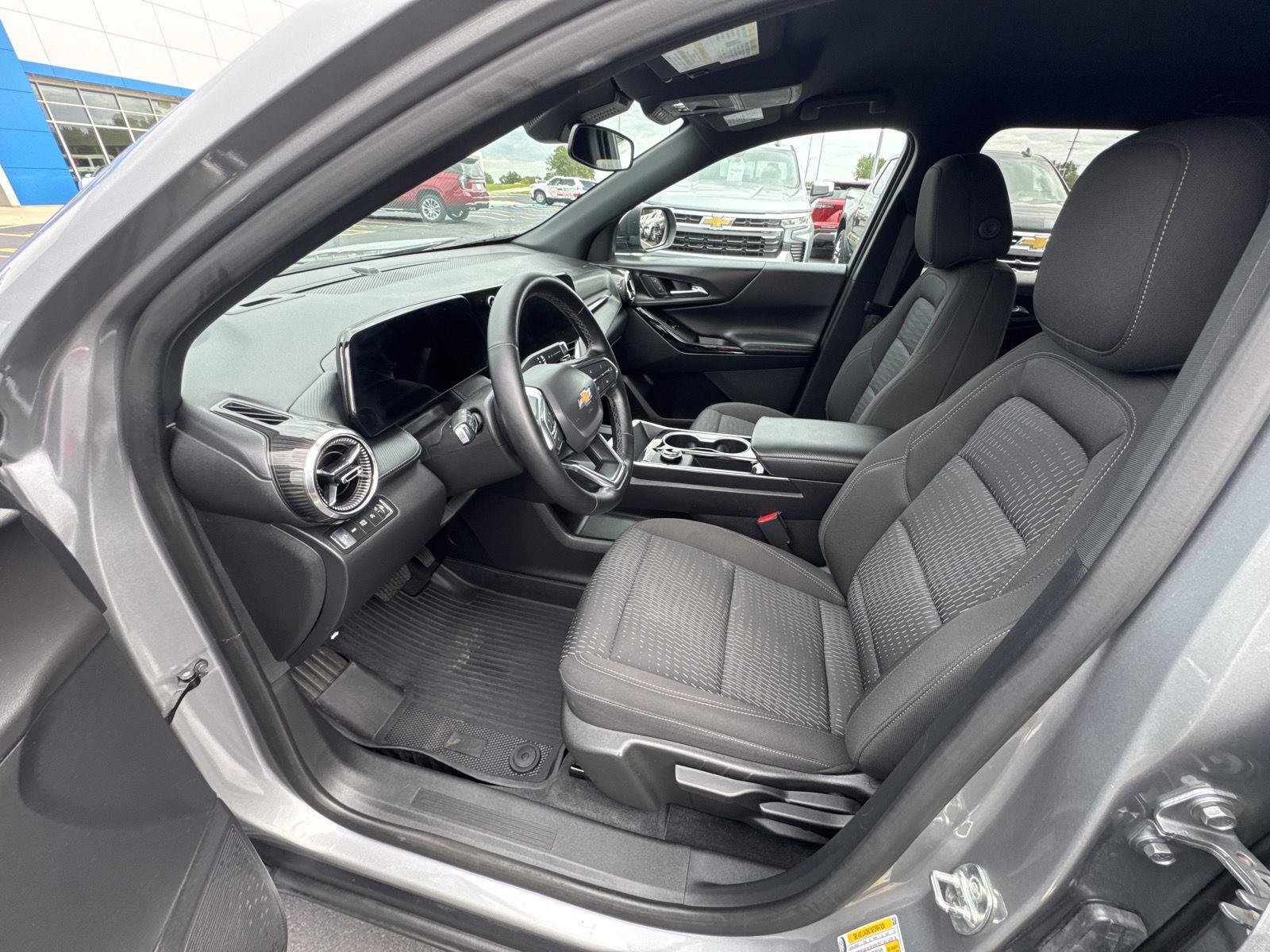 Used 2026 Chevrolet Equinox LT w/ LPO, Floor Liner Package AWD/4WD image 7