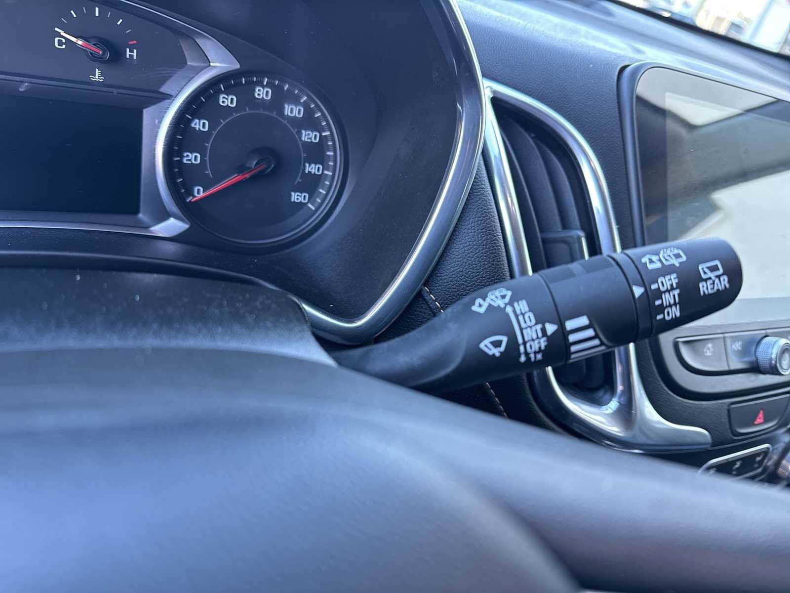 Used 2020 Chevrolet Equinox Premier image 26