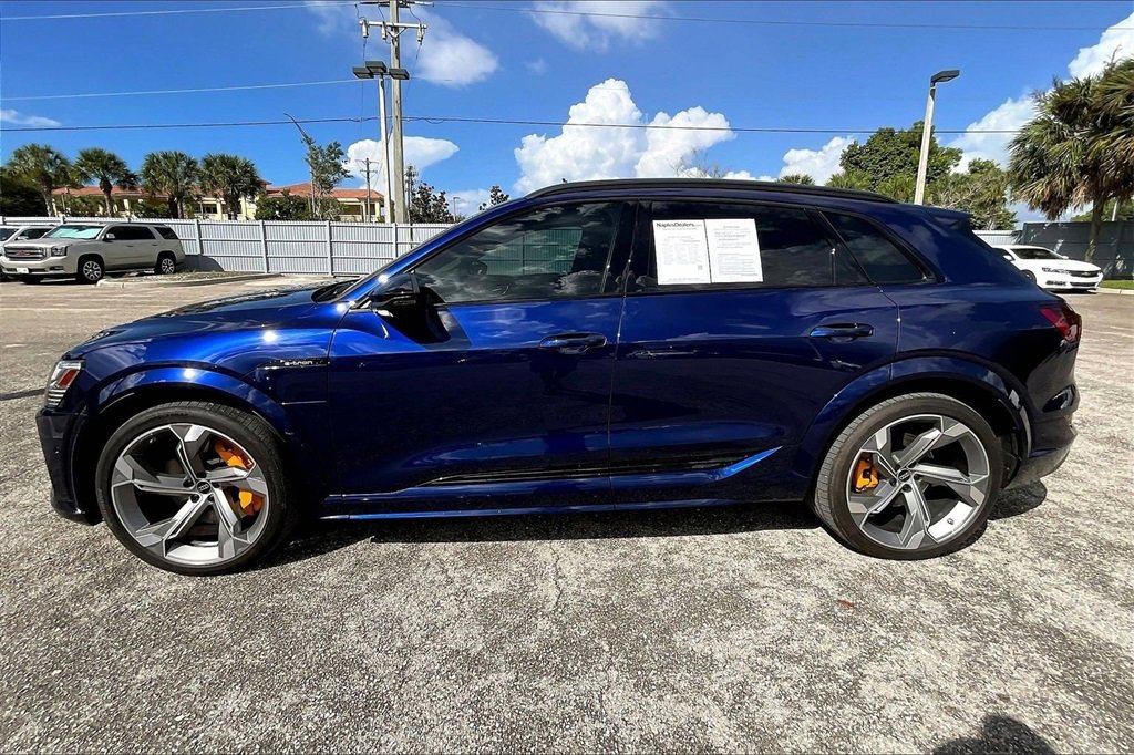 Certified 2023 Audi e-tron S Premium Plus w/ Black Optic Package image 8