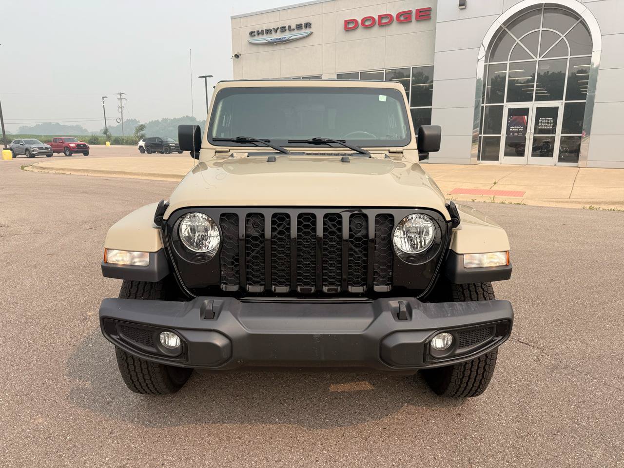 Used 2022 Jeep Gladiator Sport AWD/4WD image 8