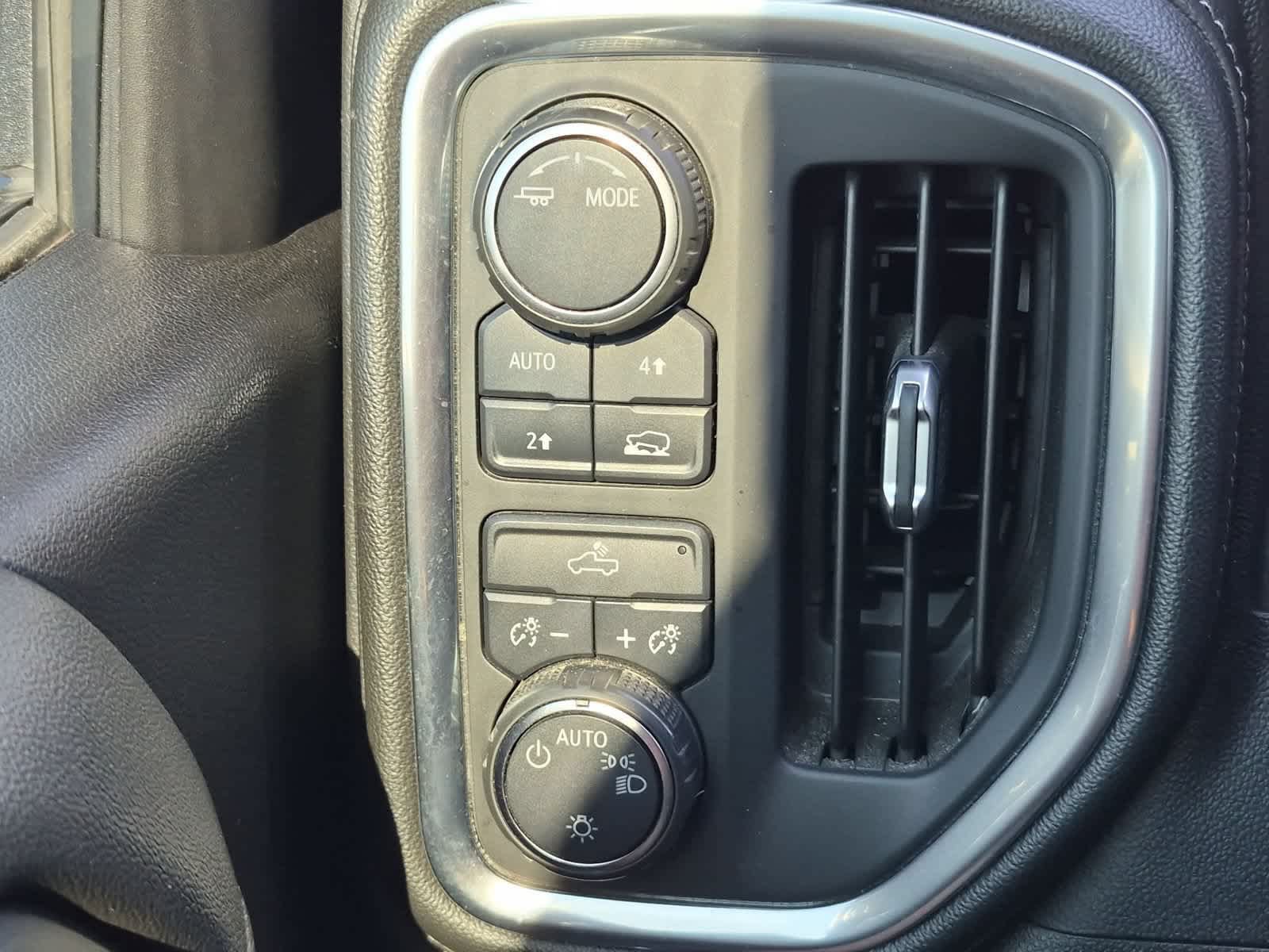 Used 2020 Chevrolet Silverado 1500 LT w/ All-Star Edition AWD/4WD image 26
