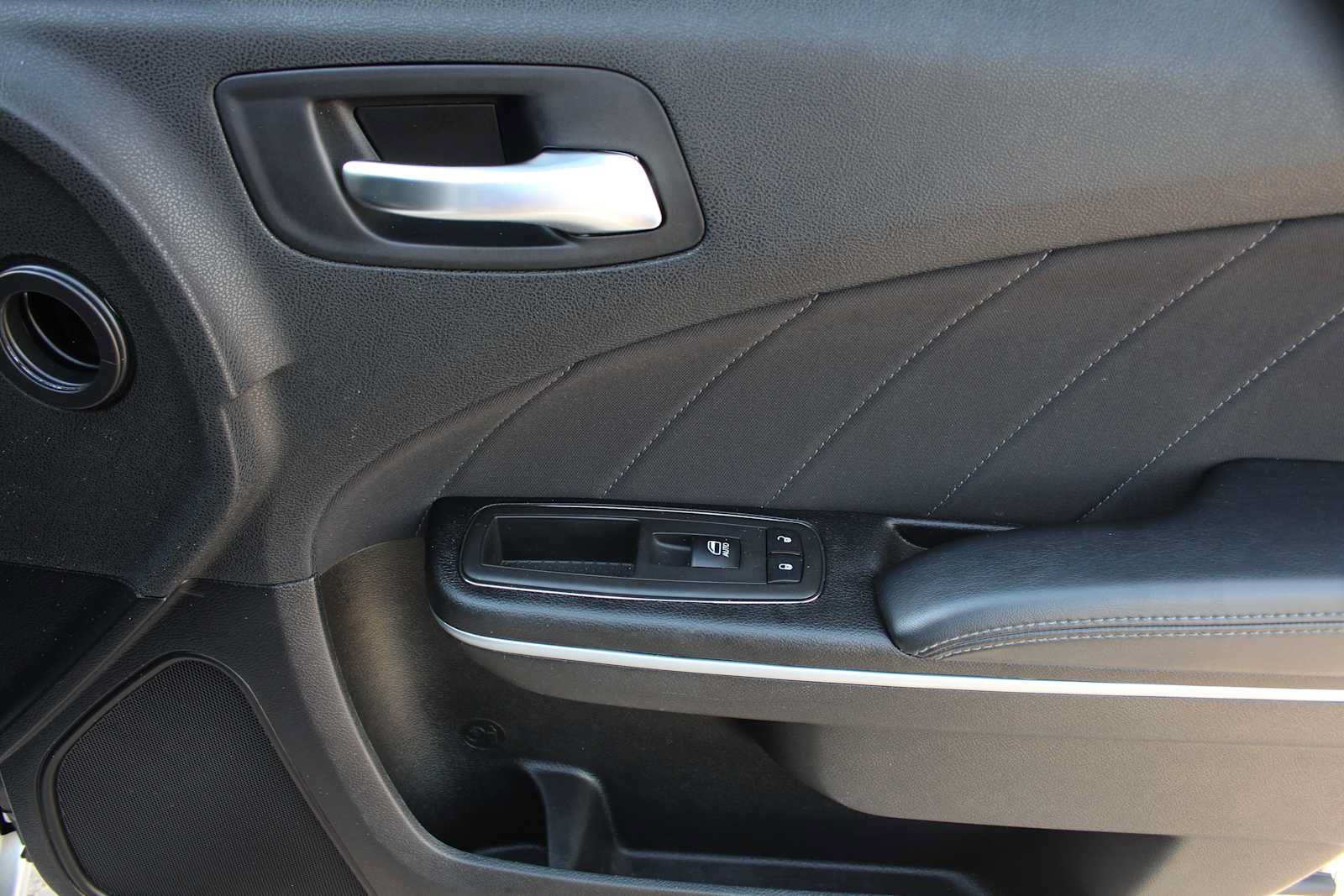 Used 2022 Dodge Charger SXT RWD image 13