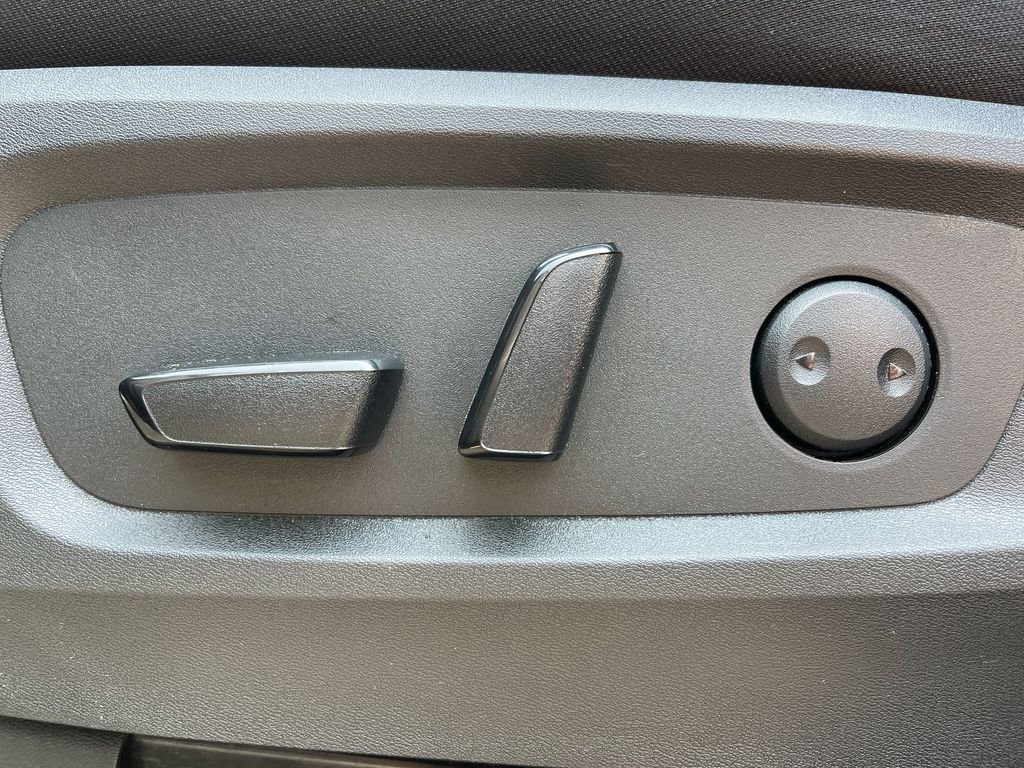 Used 2024 Nissan Pathfinder SV image 10