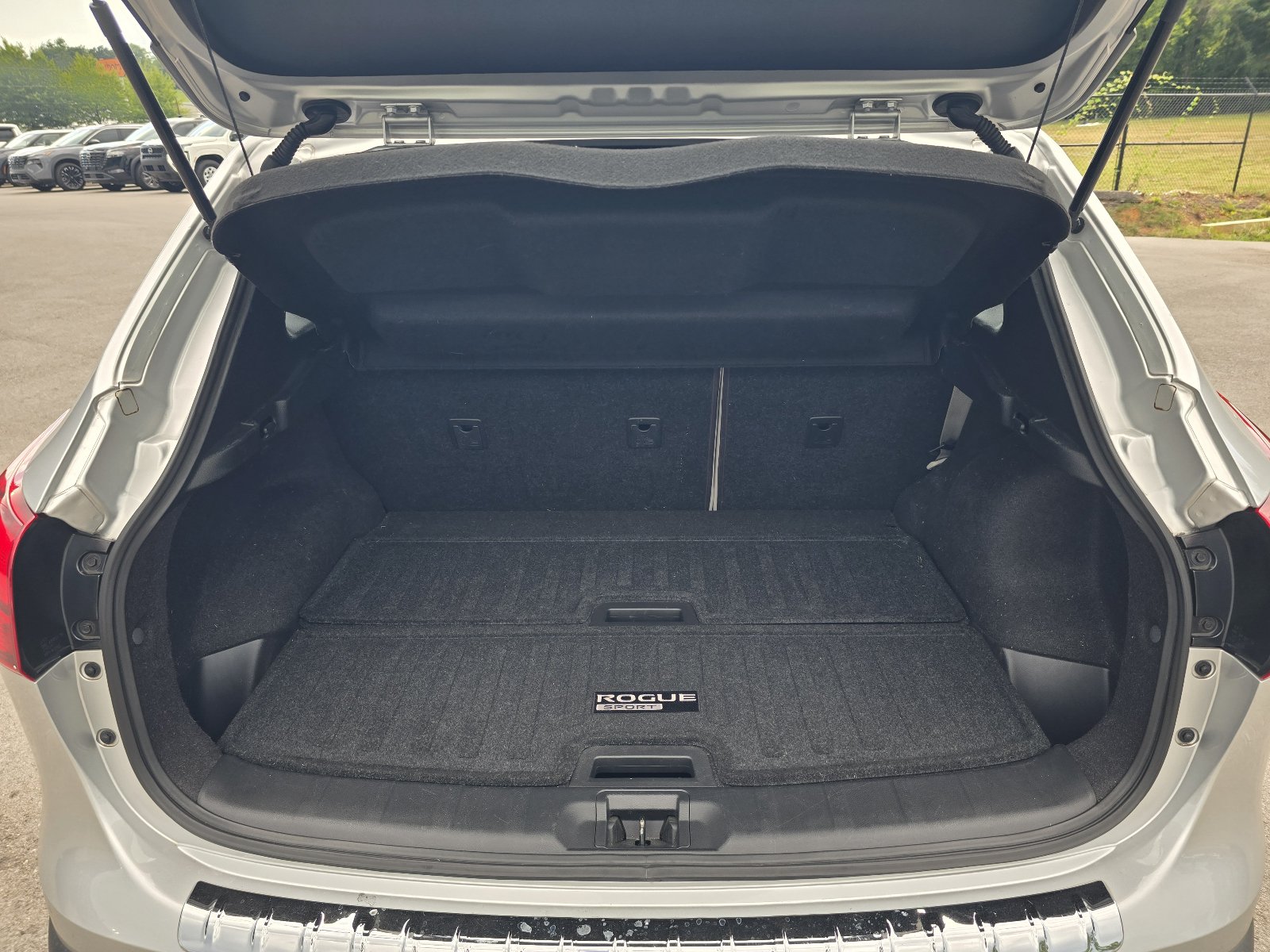 Used 2018 Nissan Rogue Sport SL FWD image 26