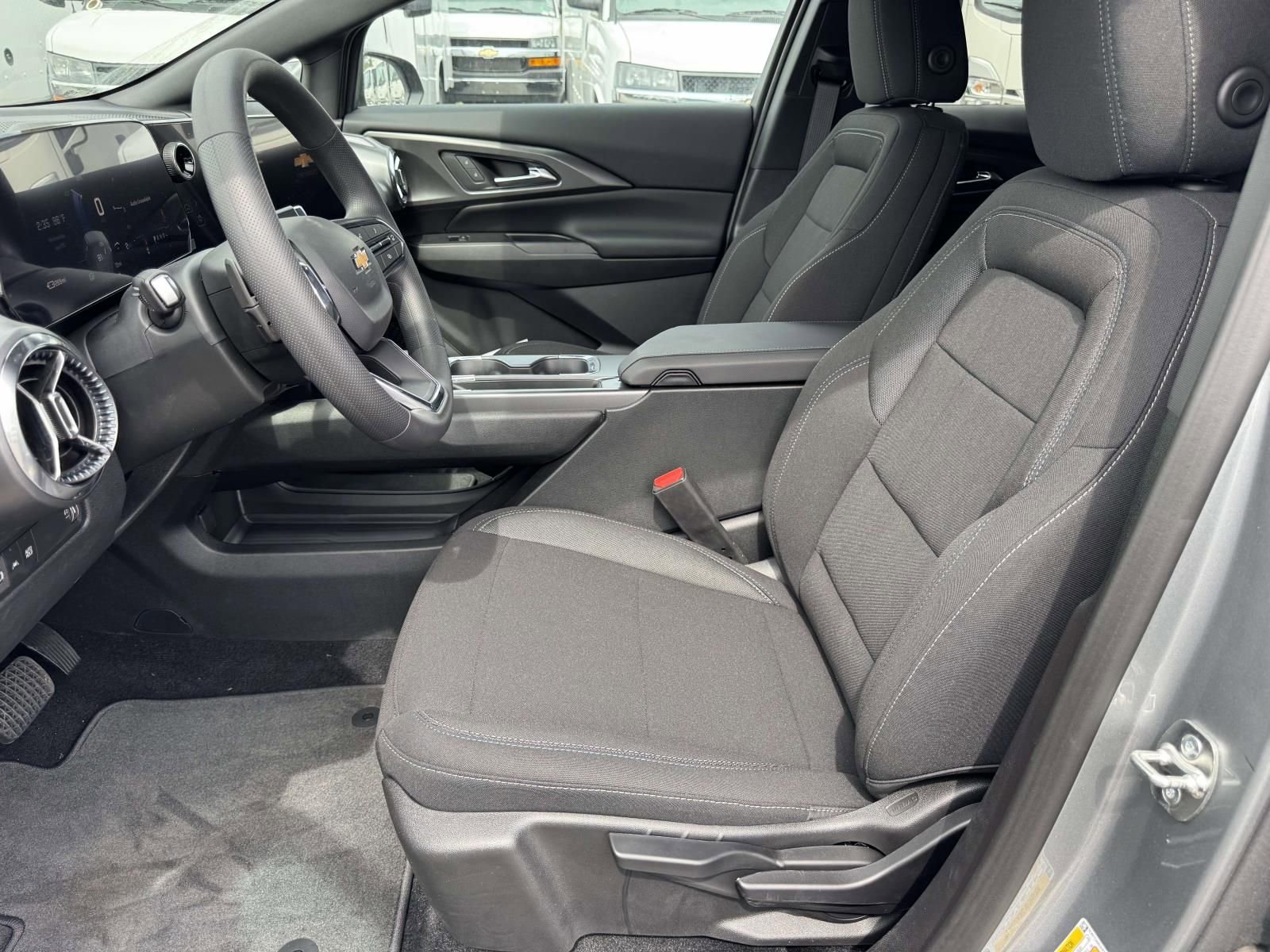 New 2026 Chevrolet Equinox EV LT image 23