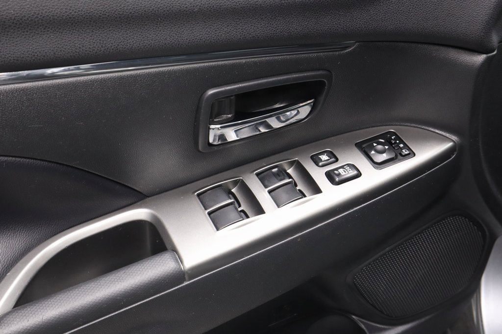 Used 2024 Mitsubishi Outlander Sport SE image 23