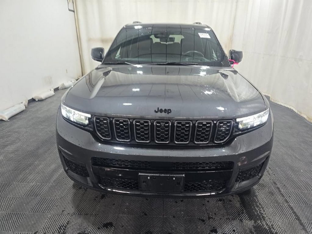 Used 2023 Jeep Grand Cherokee L Summit AWD/4WD image 3
