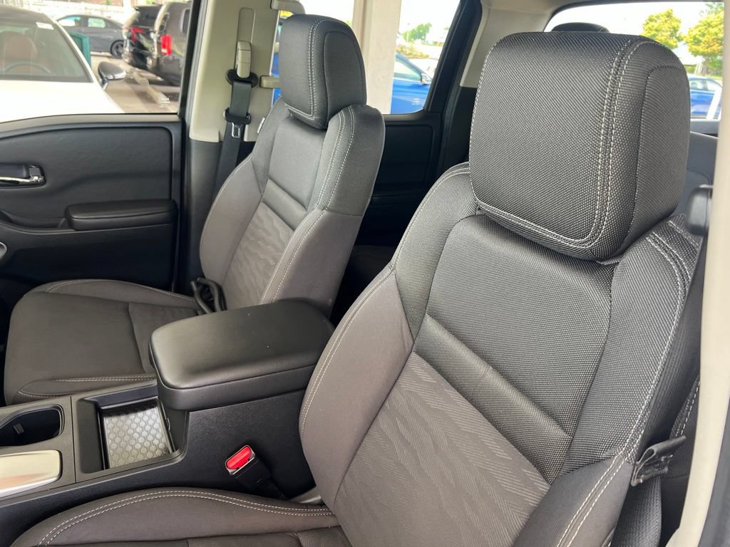 Certified 2024 Nissan Frontier SV AWD/4WD image 5