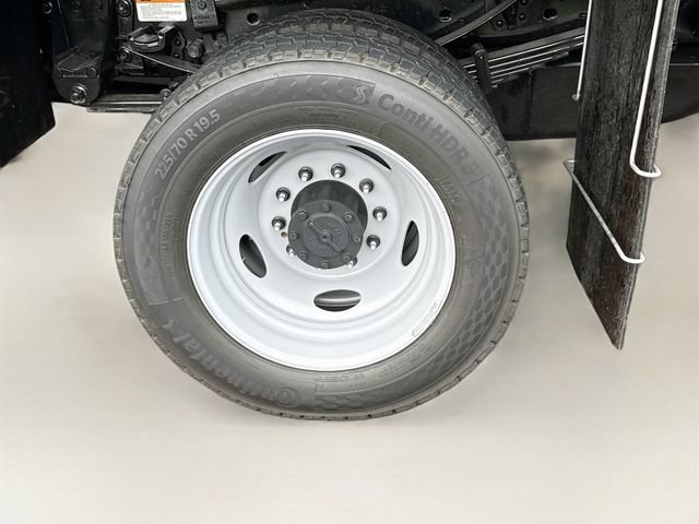 New 2026 Ford F550 4x4 Crew Cab image 22