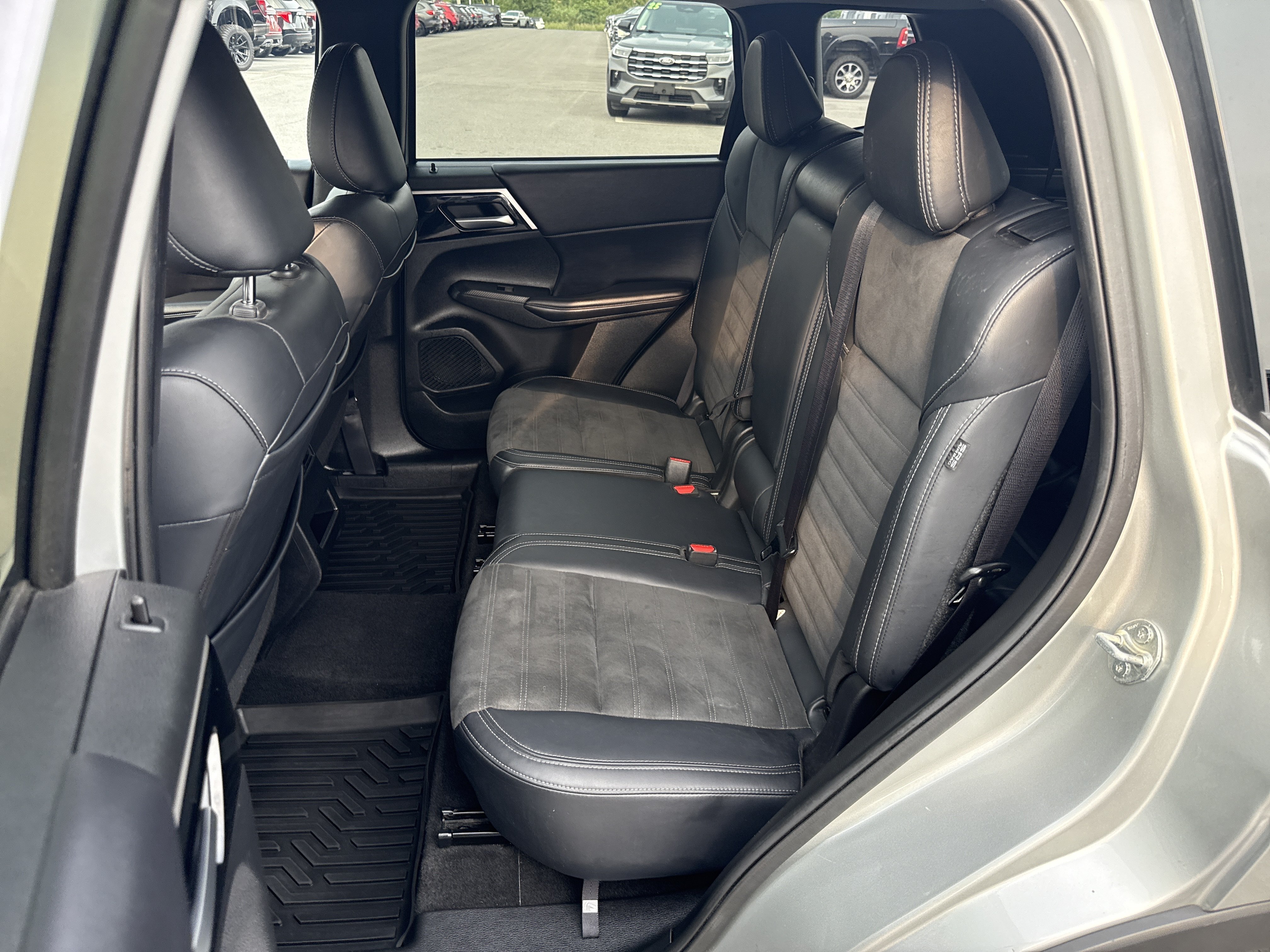 Used 2024 Mitsubishi Outlander SE AWD/4WD image 13