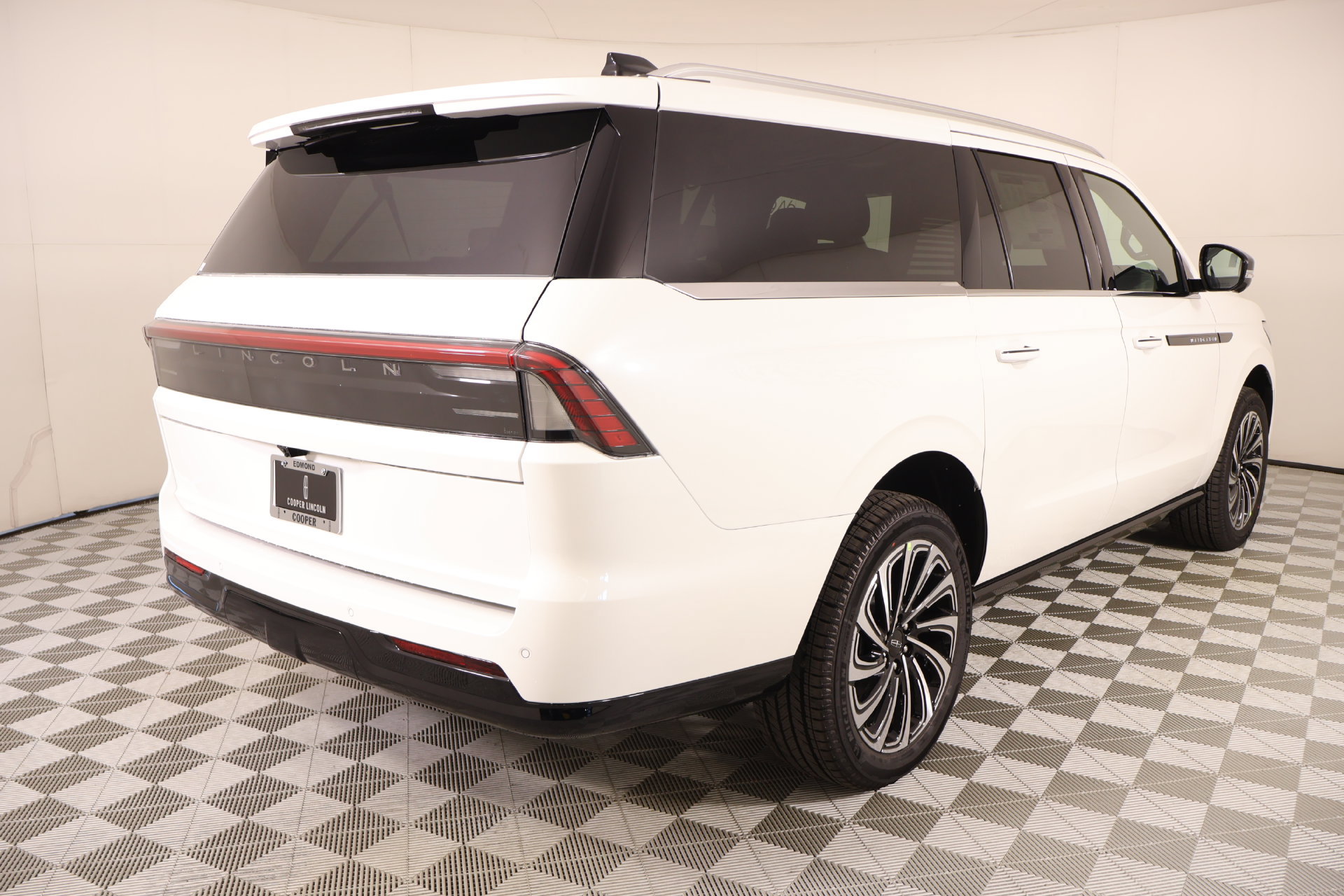 New 2027 Lincoln Navigator L Black Label AWD/4WD image 23