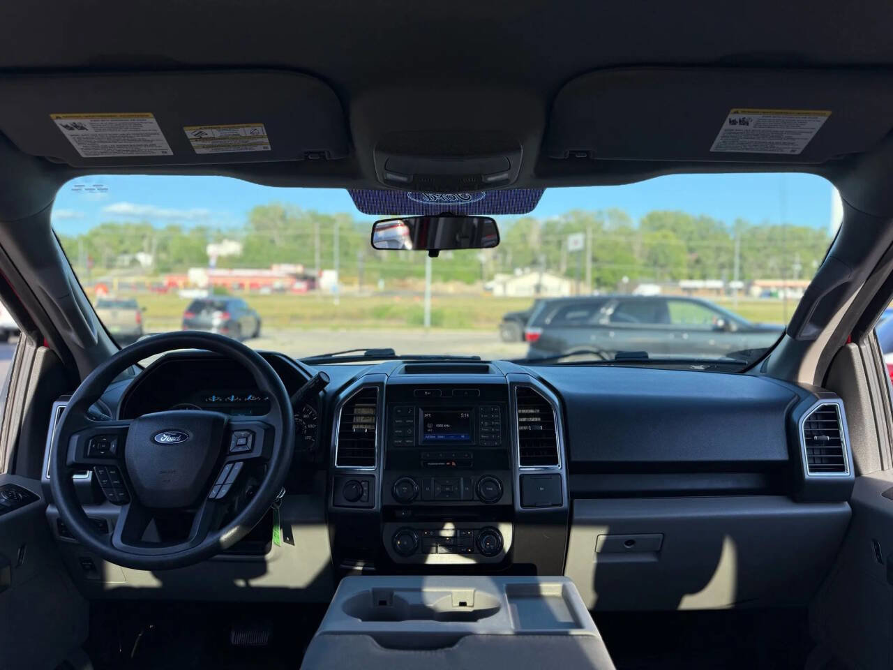 Used 2015 Ford F150 XLT image 22