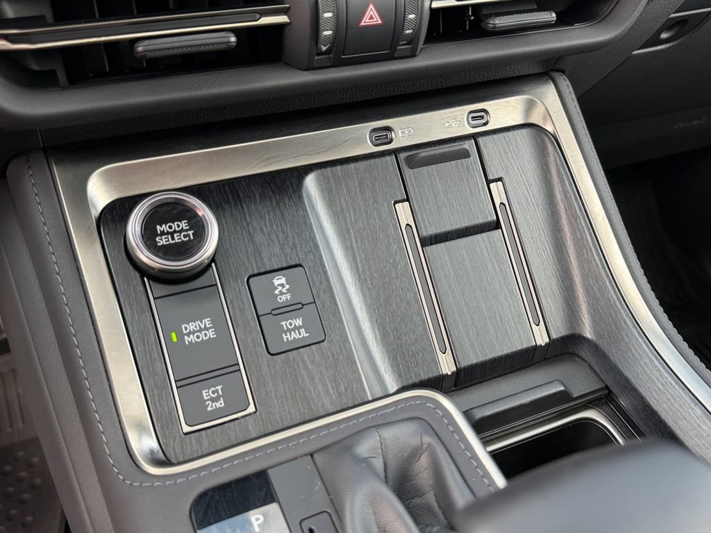Used 2024 Lexus GX 550 w/ Accessory Package (Z1) AWD/4WD image 21