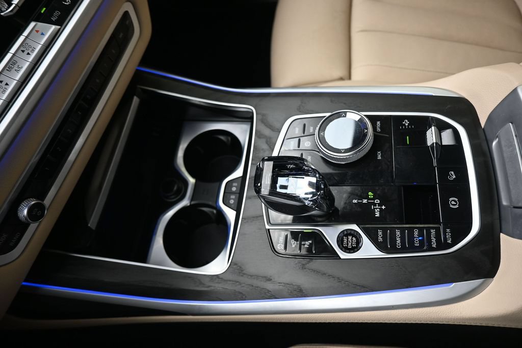 Used 2022 BMW X7 xDrive40i w/ Executive Package AWD/4WD image 23