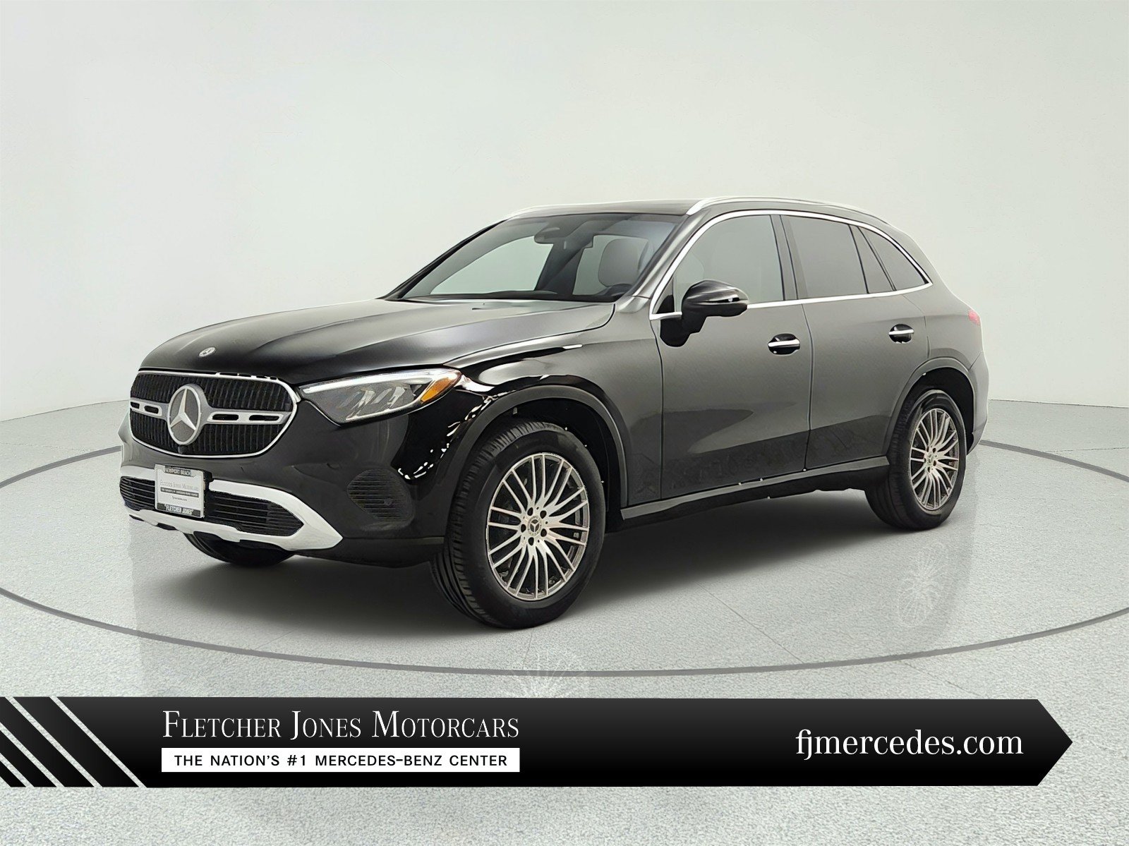 Used 2024 Mercedes-Benz GLC 300 4MATIC image 1